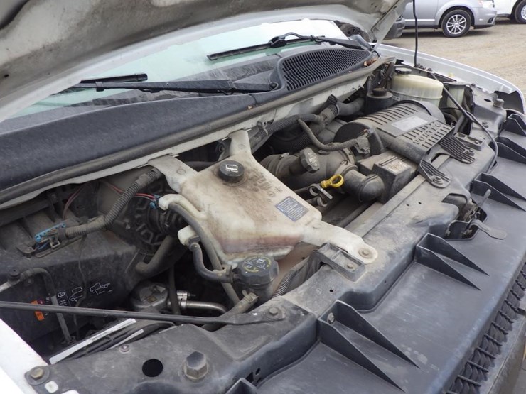 2016-chevrolet-express-2500-image-11