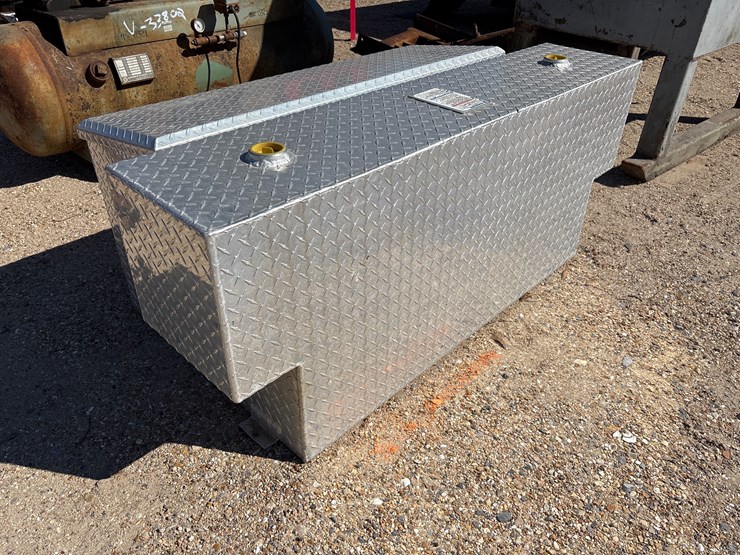 #33800-•-aluminum-tool-box,-uws-tt-10044-cb-image-2