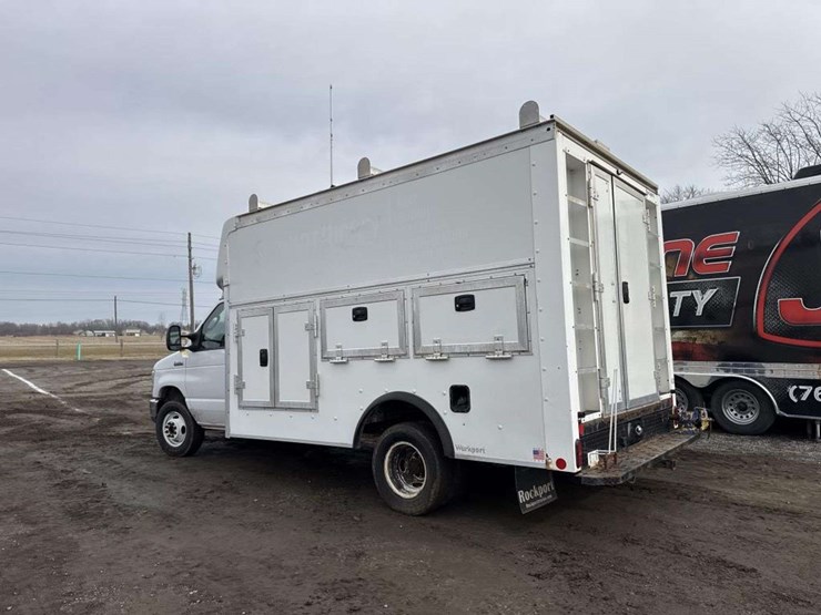 2018-ford-e450-image-3