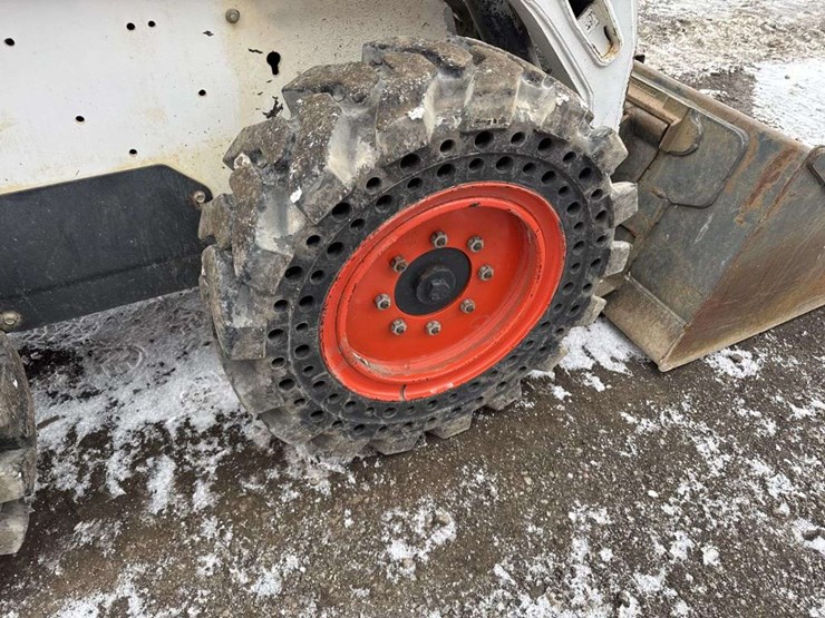 2011-bobcat-s175-image-10