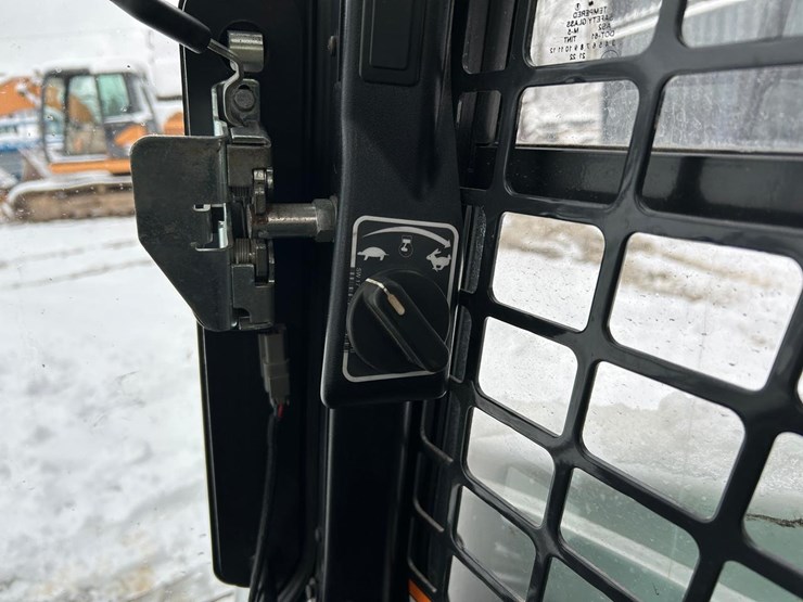 2020-bobcat-t595-image-26