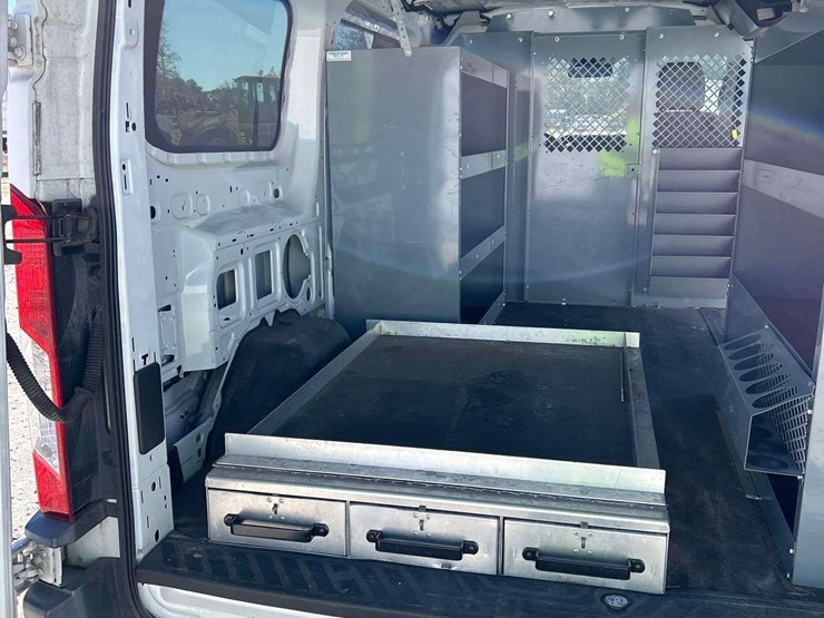 2015-ford-transit-image-29
