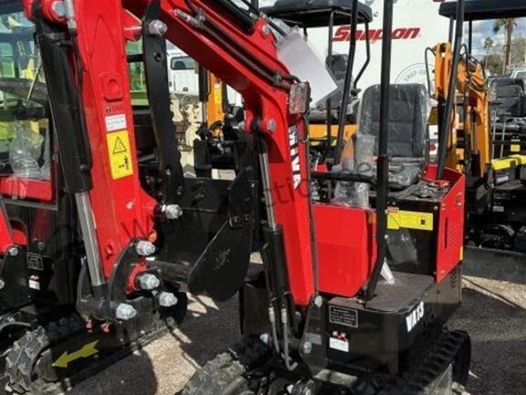 2025-miva-ba13-mini-excavator-image-2