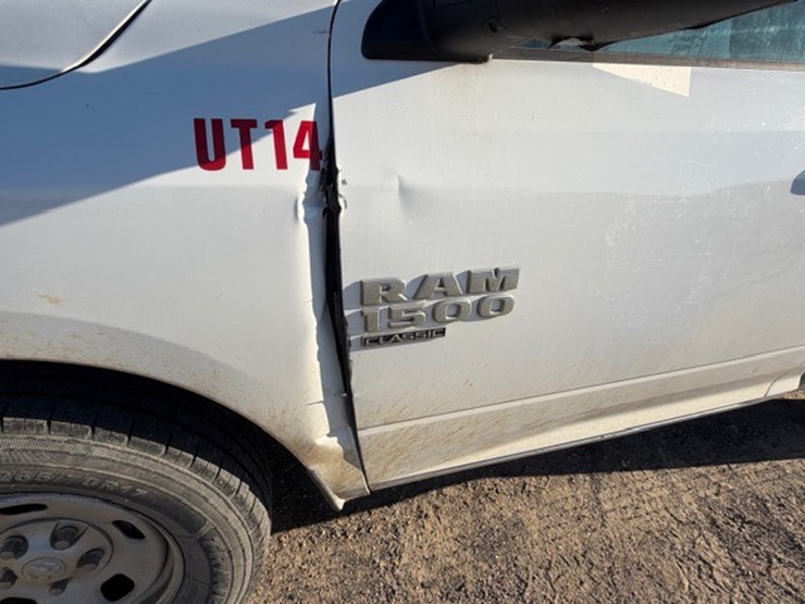 2019-ram-1500-classic-image-14