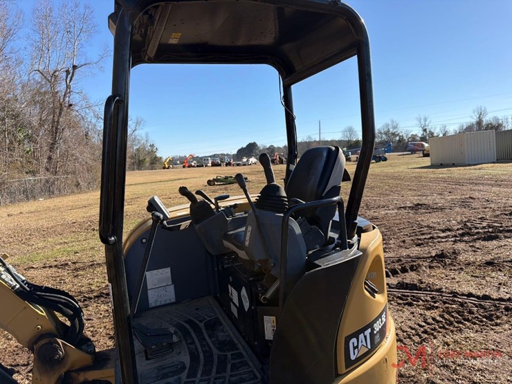 caterpillar-303.5-image-14