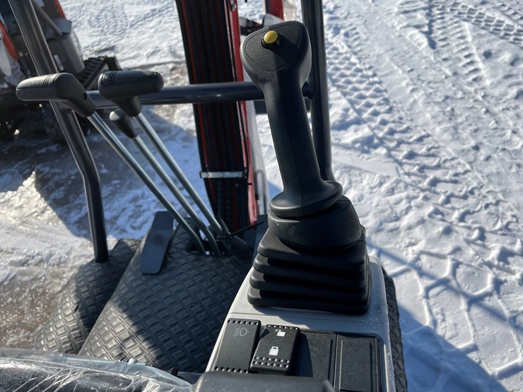 #5379-•-mx15rx-mini-excavator-image-11