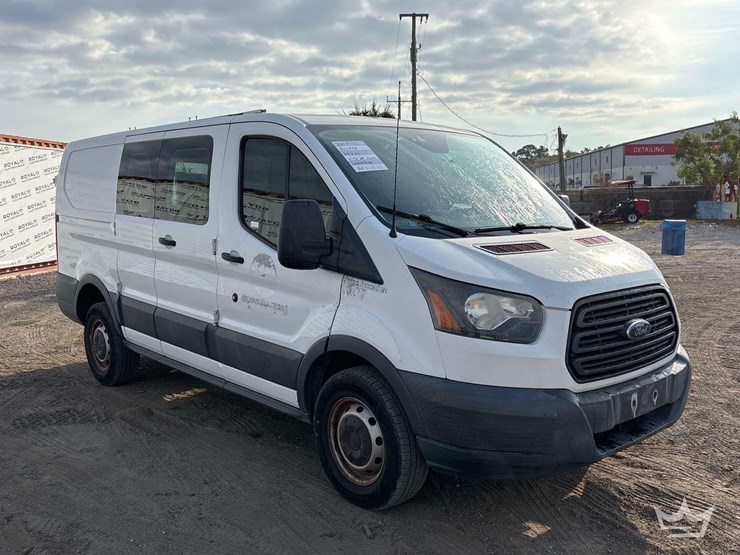 2017-ford-transit-image-2