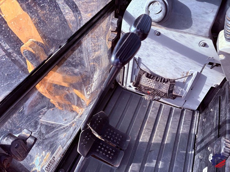 2016-cat-305e2-mini-excavator-image-80