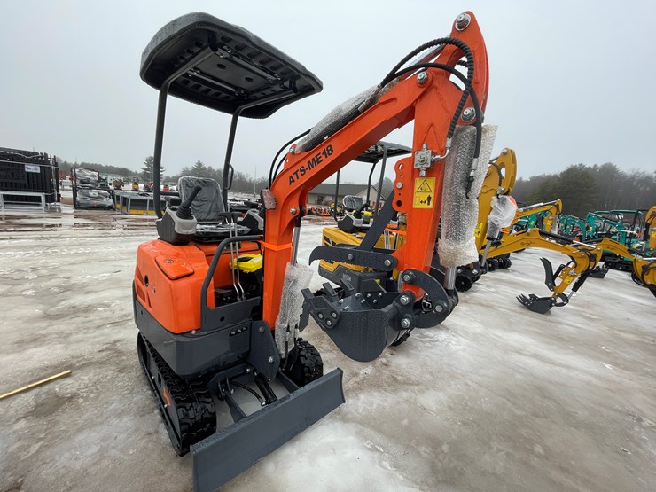 #5402-•-me18-mini-excavator-image-3