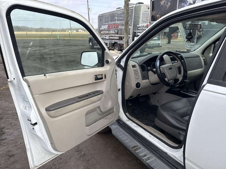 2007-ford-escape-image-12