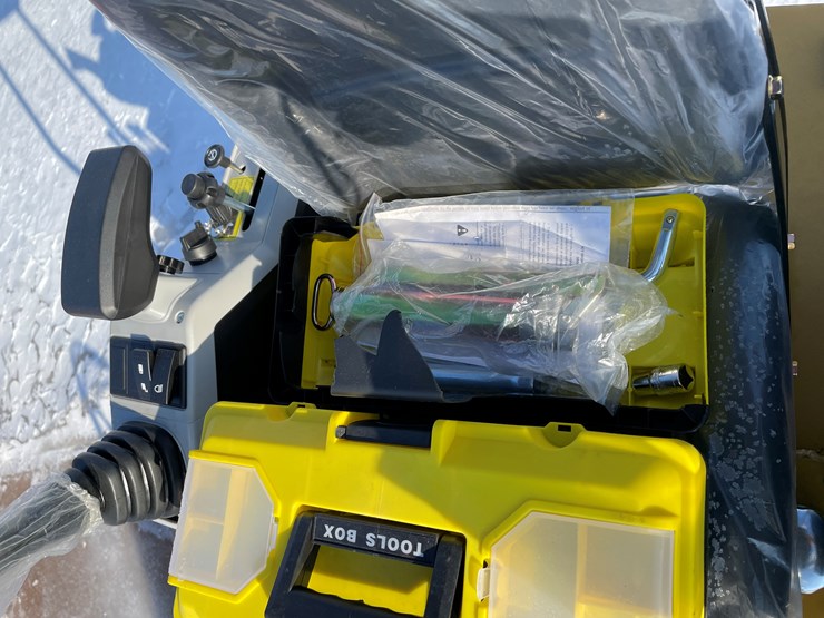 #5377-•-mx12rx-mini-excavator-image-12