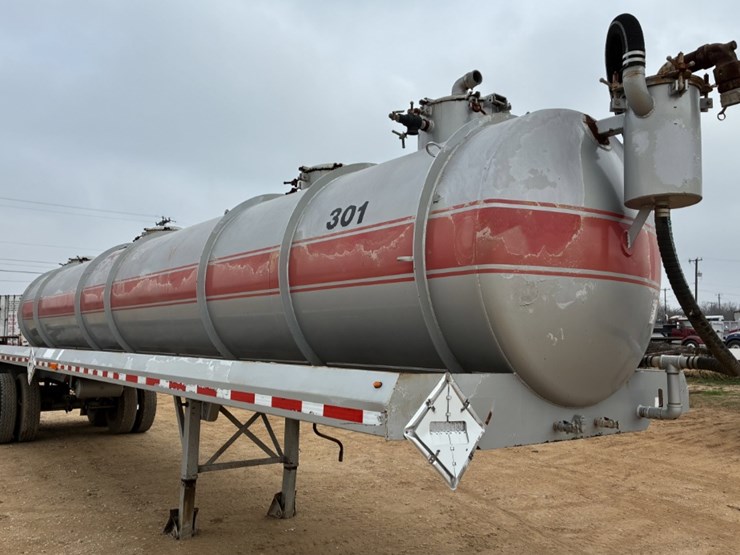 2012-proco-130bbl-vac-trailer-image-3
