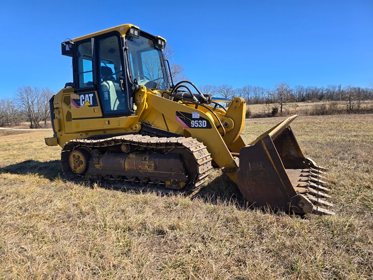2015-caterpillar-953d-image-29