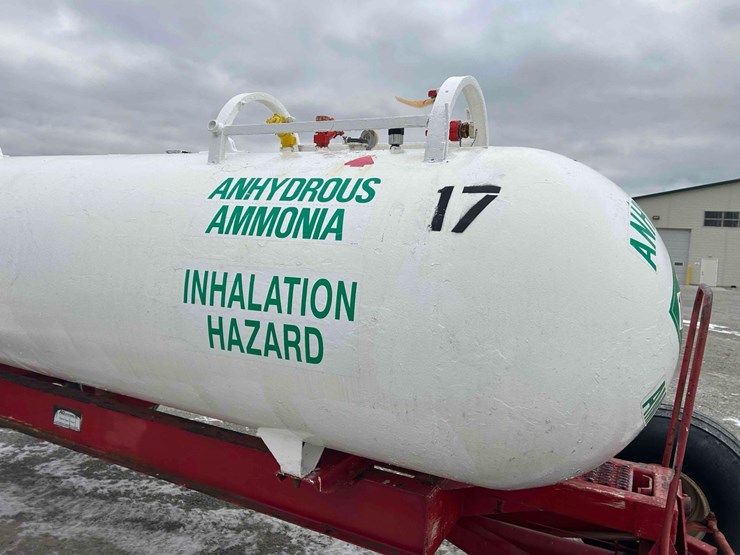 ag-systems-twin-1000-gal.-nh3-tanks-on-gear-#17-image-11
