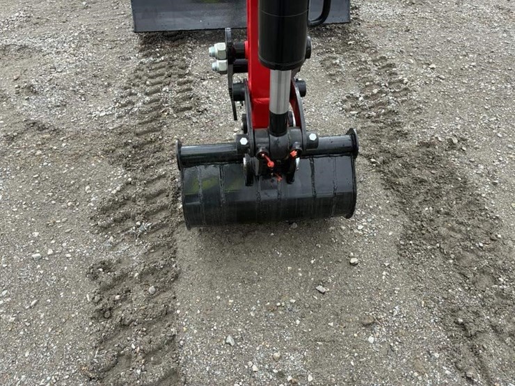 2026-vicsec-hydraulic-excavator-image-8