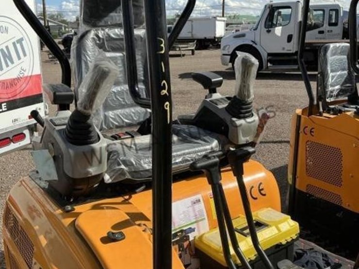 2025-miva-va20-mini-excavator-image-7