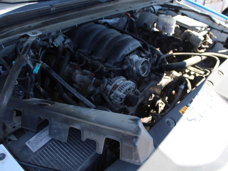 2016-chevrolet-tahoe-image-14