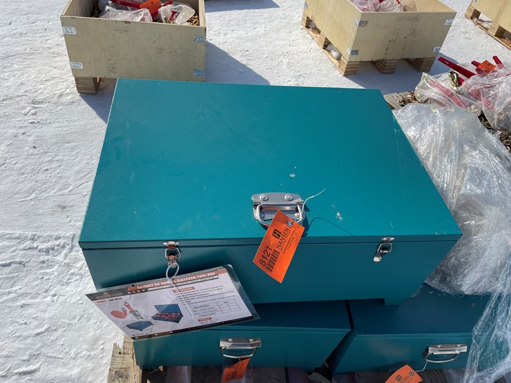 #8120-•-ratchet-tie-down-&-flat-pack-tool-box-image-1