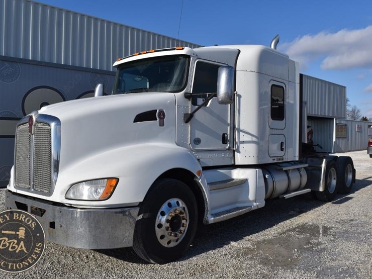 2012-kenworth-t660-image-3