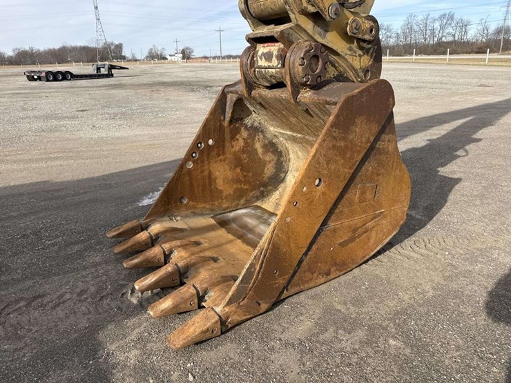 caterpillar-345d-image-13