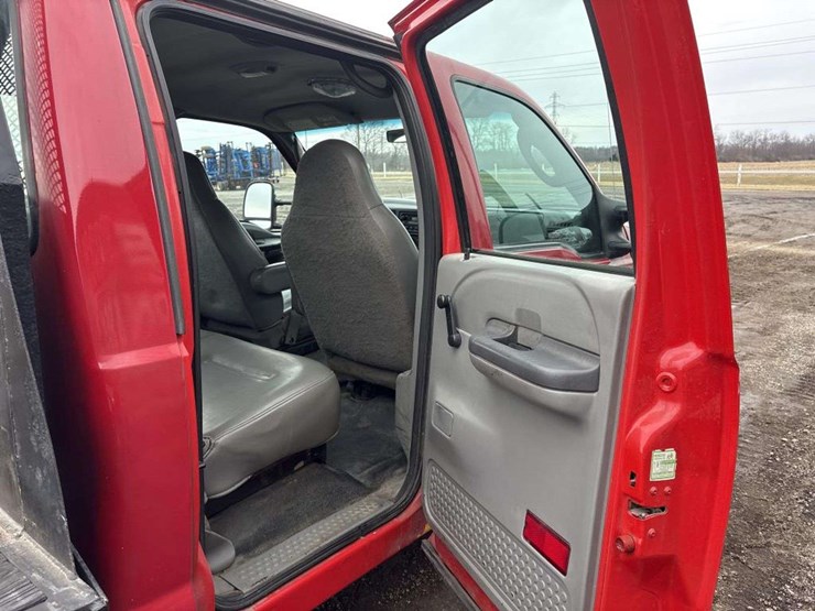2004-ford-f350-image-18