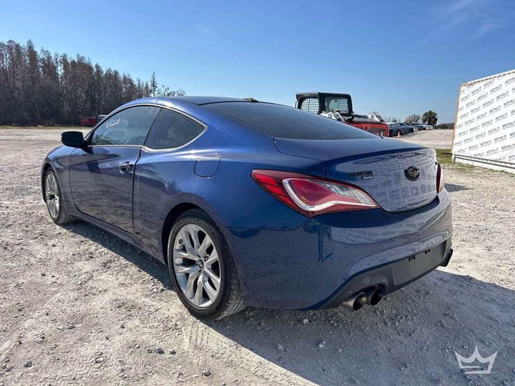 2015-hyundai-genesis-3.8-coupe-image-4