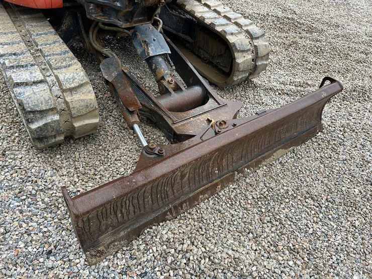 kubota-kx057-image-10