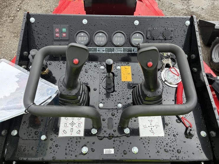 2025-sdlool-fv-skid-steer-loader-image-11