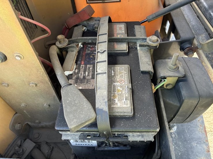 2016-caterpillar-cb-214d-image-22