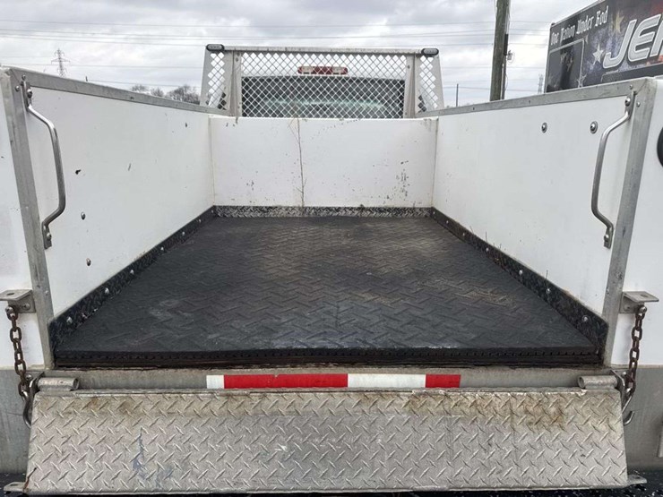 2005-gmc-sierra-2500-image-19