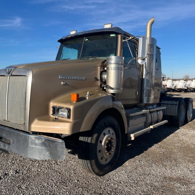 2012 WESTERN STAR 4900