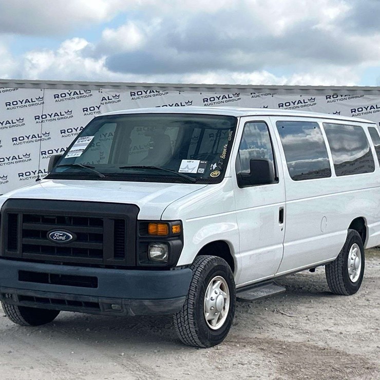 2012 FORD E350