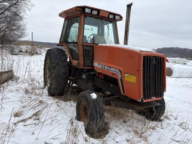 allis-chalmers-8030-tractor---off-site-image-3
