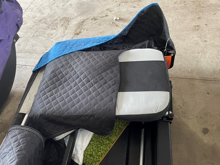 #7636-•-nanook-thermal-ice-fishing-shack-image-7