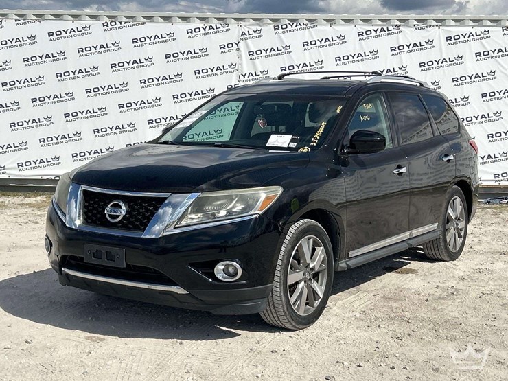 2013-nissan-pathfinder-image-1