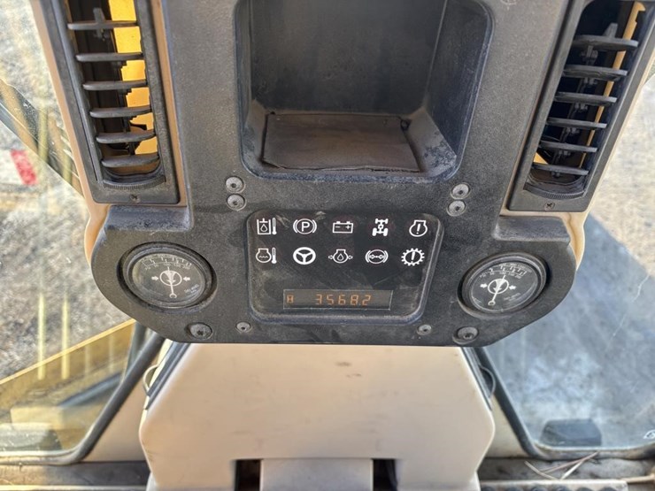 caterpillar-143h-image-44