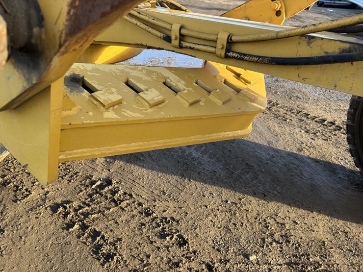 caterpillar-143h-image-16