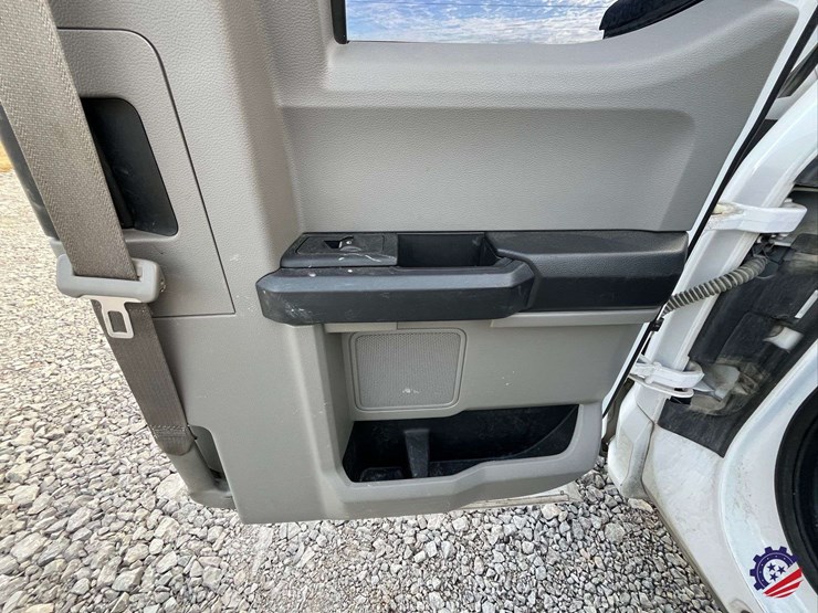 2020-ford-f150-xl-image-43