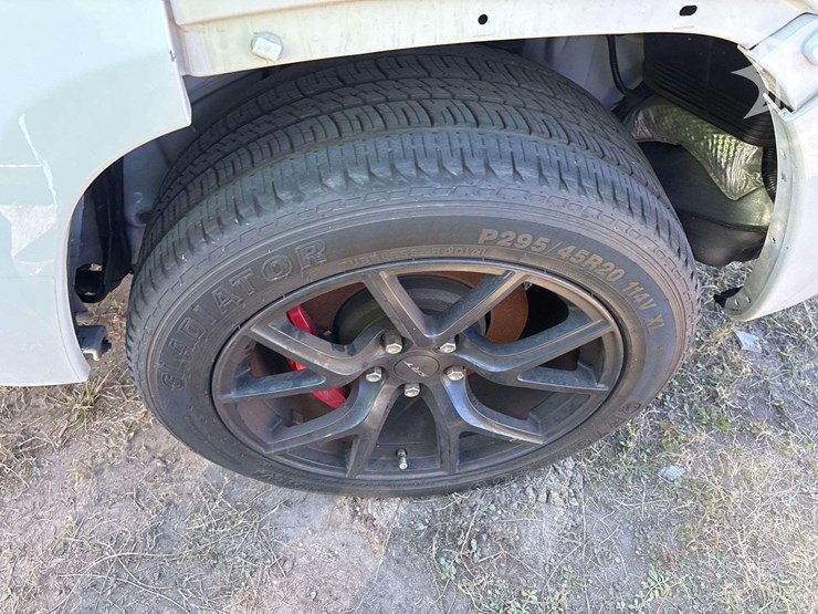 2011-jeep-grand-cherokee-laredo-image-17