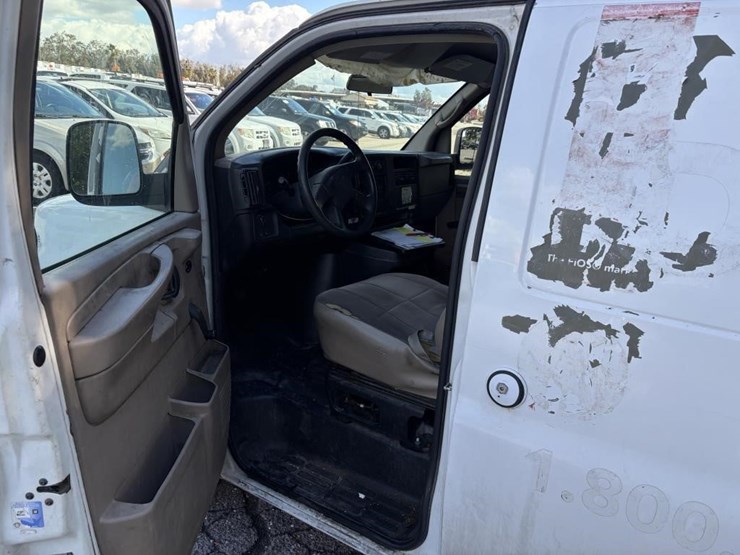 2007-chevrolet-express-2500-image-13