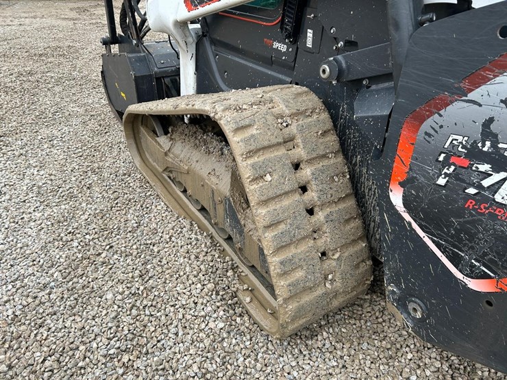 2022-bobcat-t76-image-16
