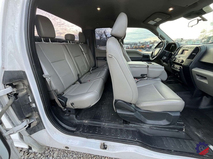 2020-ford-f150-xl-image-44