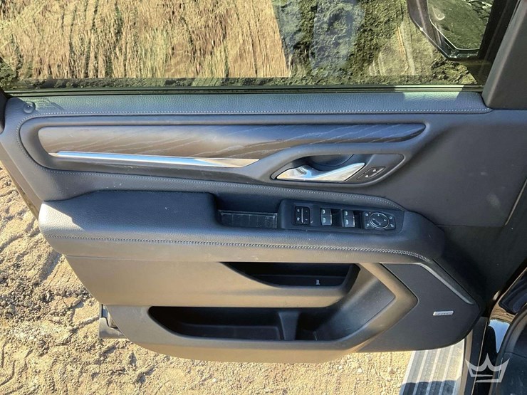 2024-gmc-yukon-denali-image-11