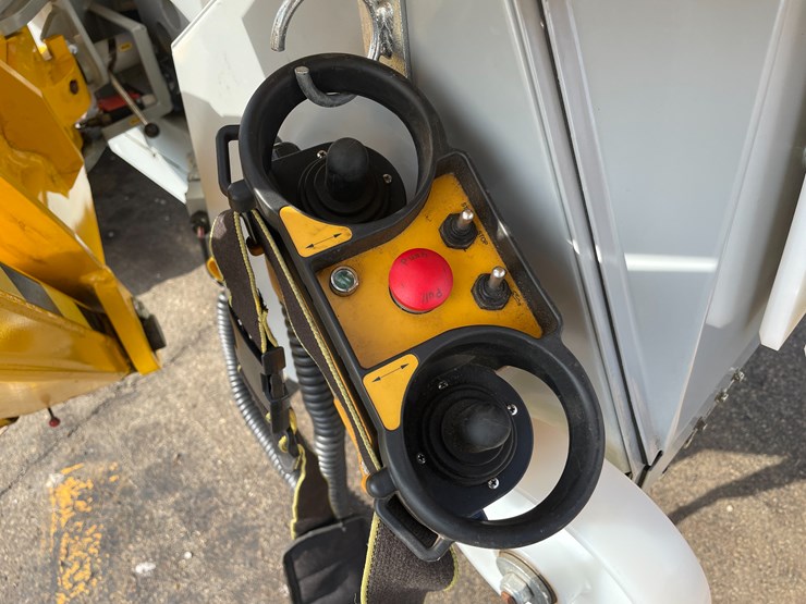 #8550-•-2023-omme-2750-rxbdj-hybrid-tracked-aerial-lift-image-45