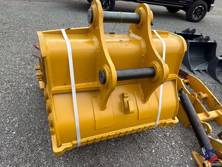 caterpillar-320-image-4