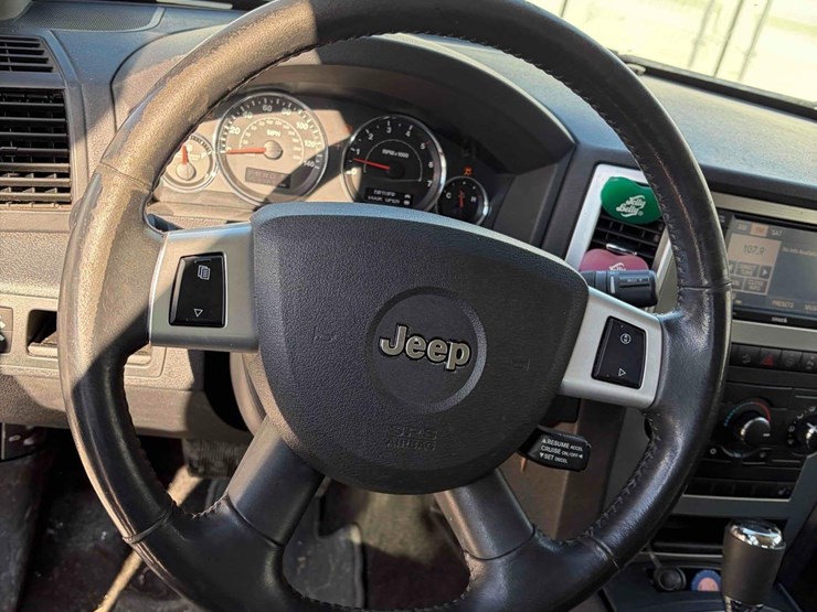 2008-jeep-grand-cherokee-laredo-image-14