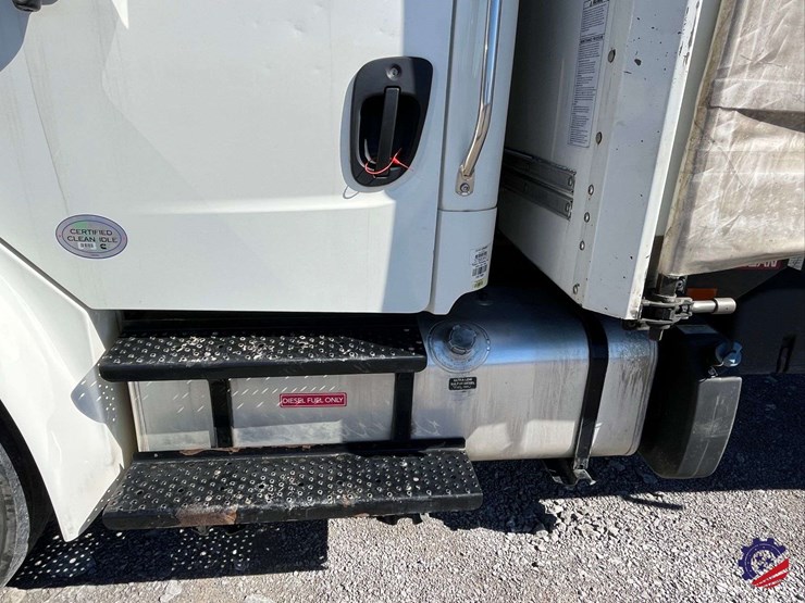 2019-freightliner-m2-s/a-box-truck-image-21