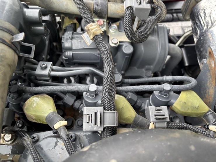 2016-manitou-ms130t-enc-cab-forklift-image-35