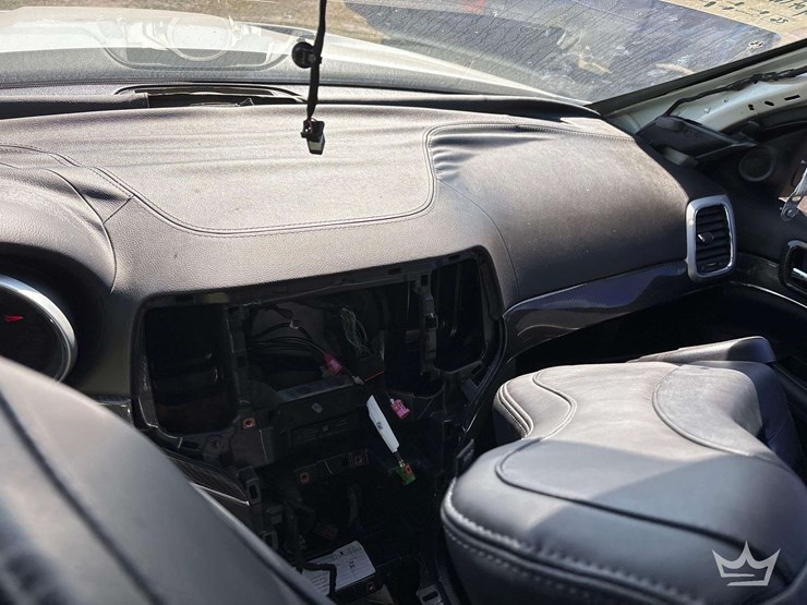 2011-jeep-grand-cherokee-laredo-image-13