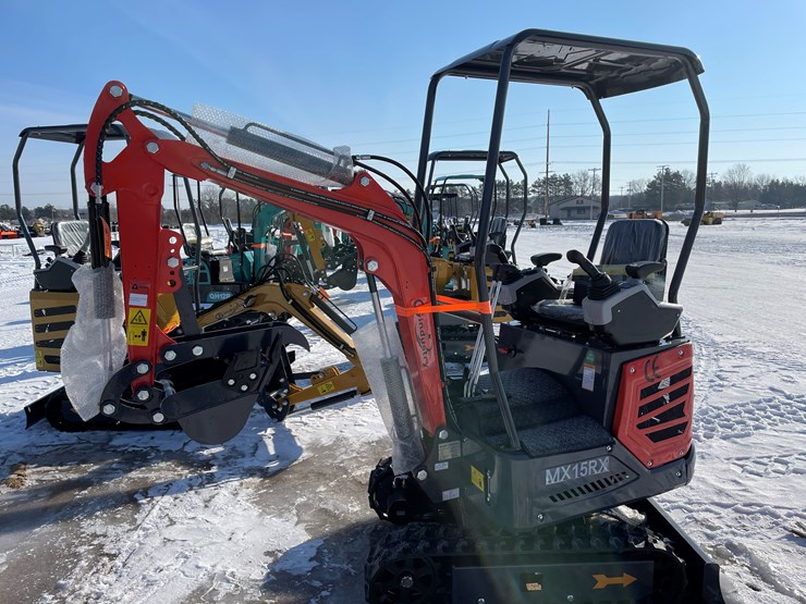 #5378-•-mx15rx-mini-excavator-image-7